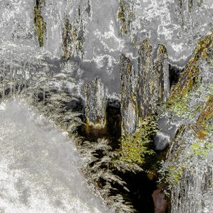 Deep in Mountain - ES